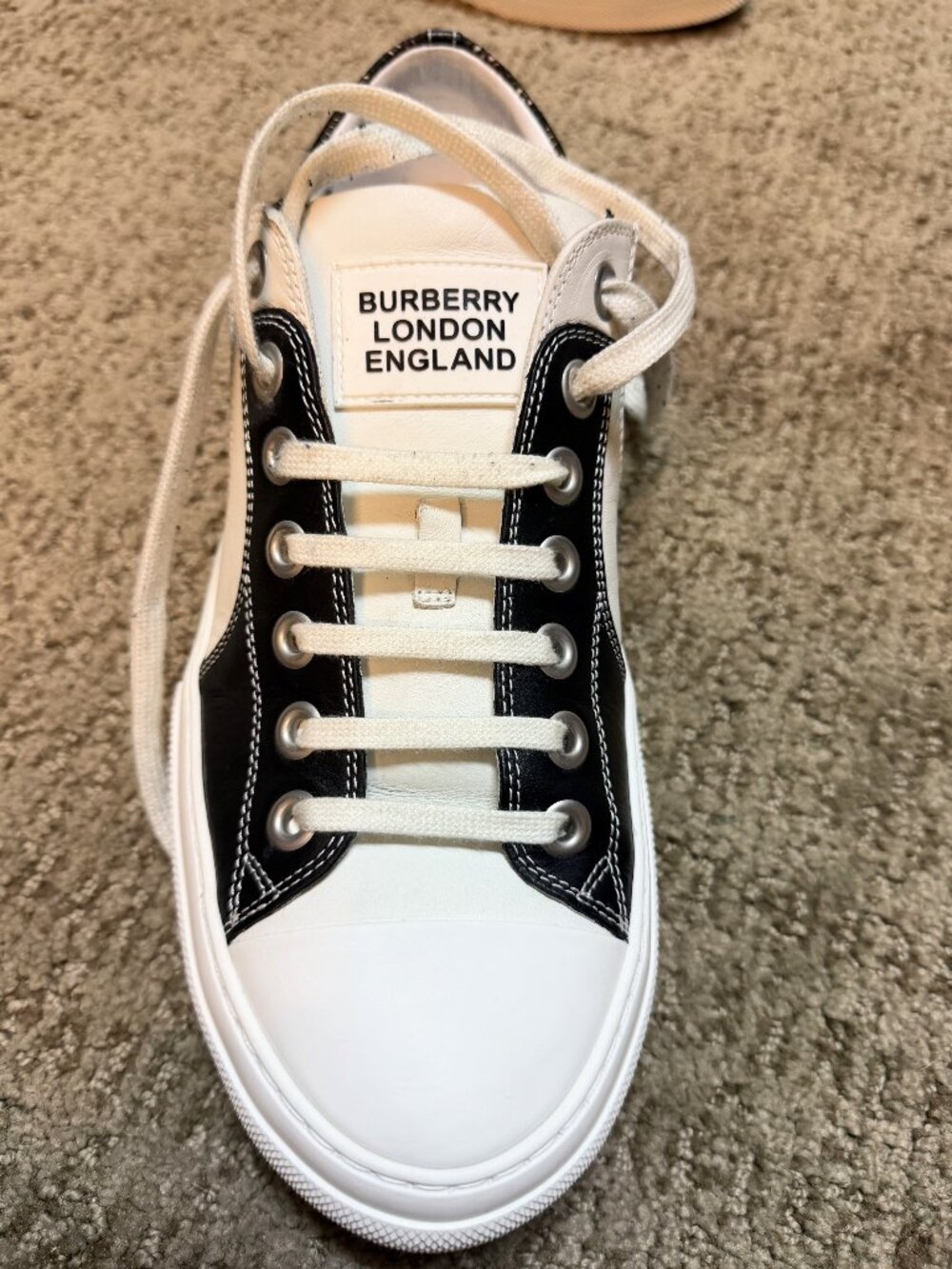 Burberry Low Top Sneaker - Rubber Sole - Size 44 - Picture 13 of 15